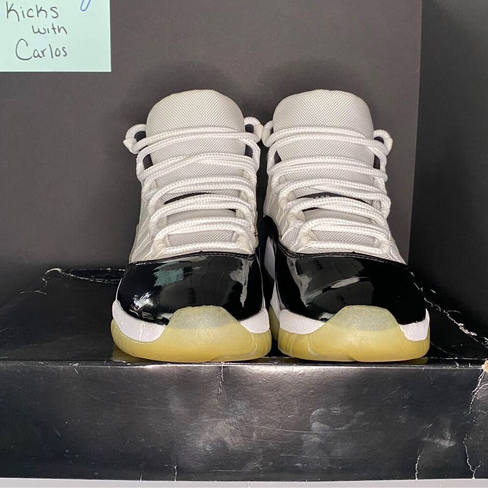 Jordan 11 Retro Concord (2018) USED Size 10
